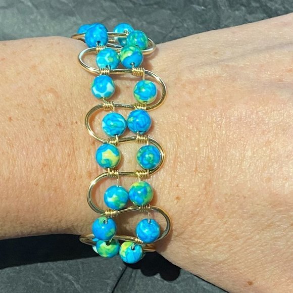 Gold Tone Wire Bracelet with Synthetic Jade Ocean Dyed Beads - Picture 6 of 9